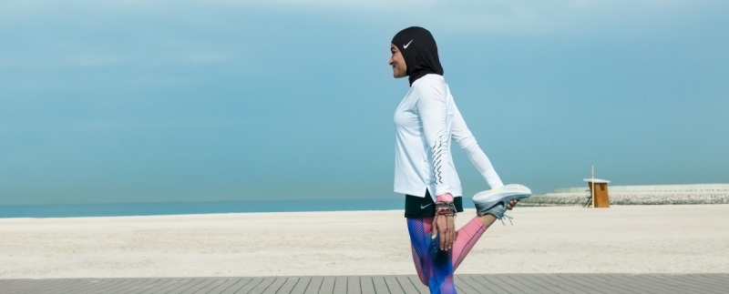 Nike lancerà sul mercato il primo hijab per atlete musulmane.