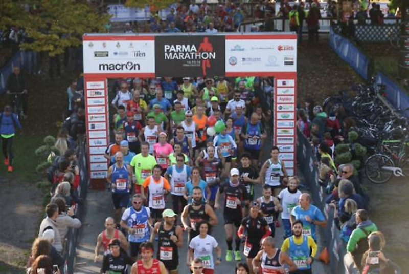 Tragedia alla Maratona di Parma: malore durante la corsa, muore runner 49enne