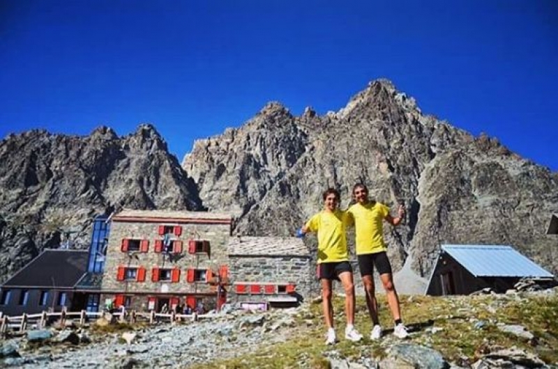 I gemelli Dematteis nei giorni di acclimatamento al Rifugio Quintino Sella (foto: gemelli Dematteis Instagram)