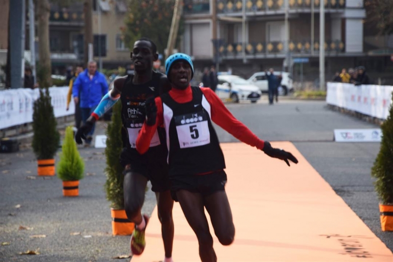 L&#039;arrivo della gara maschile (foto: Vincenzo De Gregorio)