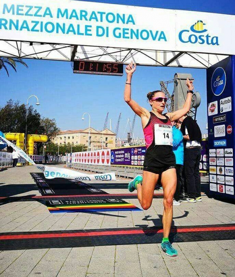 Mezza Maratona di Genova: bella vittoria e PB per Sara Dossena