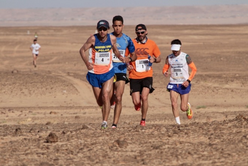 Giorgio Calcaterra Re del deserto: vince la Sahara Marathon 2017